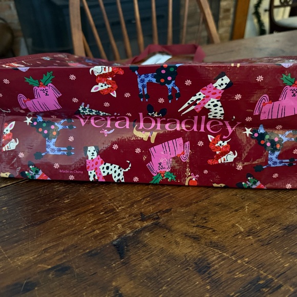 Vera Bradley Gift Set - Red and Colorful. Includes blanket, umbrella, cup, tote - Picture 9 of 10